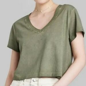 Wild Fable Short Sleeve V-Neck Boxy Cropped T-Shirt in Olive Green Size Large